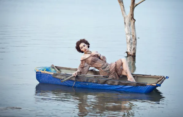 Картинка девушка, озеро, лодка, Model, Như Ý