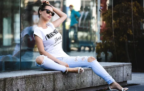 Картинка девушка, лицо, стиль, улица, модель, волосы, джинсы, очки