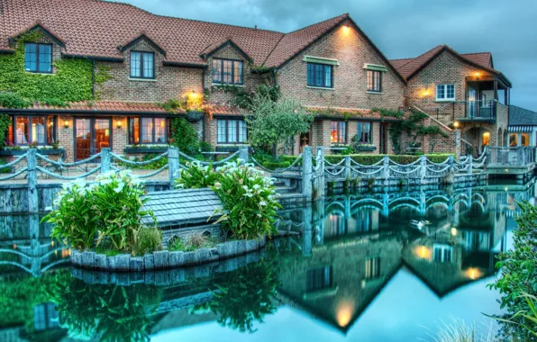 Картинка зелень, вода, дома
