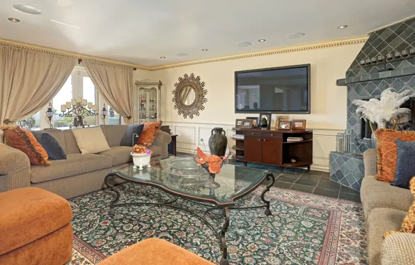 Дизайн, интерьер, камин, гостиная, Mediterranean style, Barry Manilow home, Дом Барри Манилоу в средиземноморском стиле