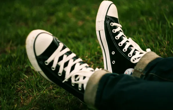 Трава, кеды, джинсы, converse, конверсе