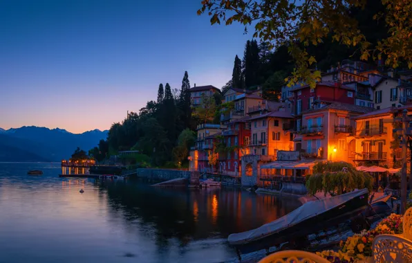 Картинка пейзаж, горы, озеро, здания, дома, вечер, Италия, Italy