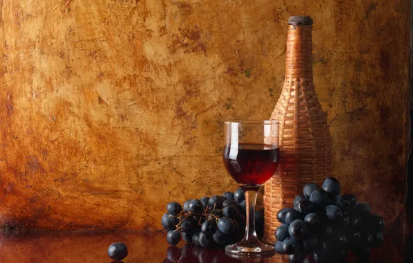 Картинка отражение, стол, вино, красное, бокал, бутылка, виноград, грозди