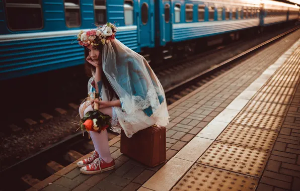 Картинка вокзал, поезд, букет, перрон, чемодан, невеста