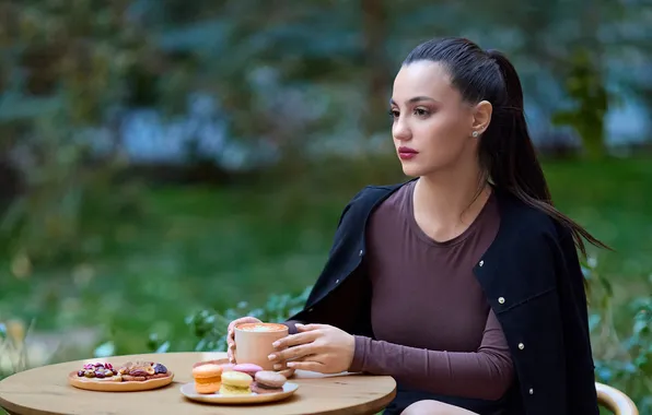 Девушка, поза, модель, кофе, макияж, брюнетка, красивая, столик