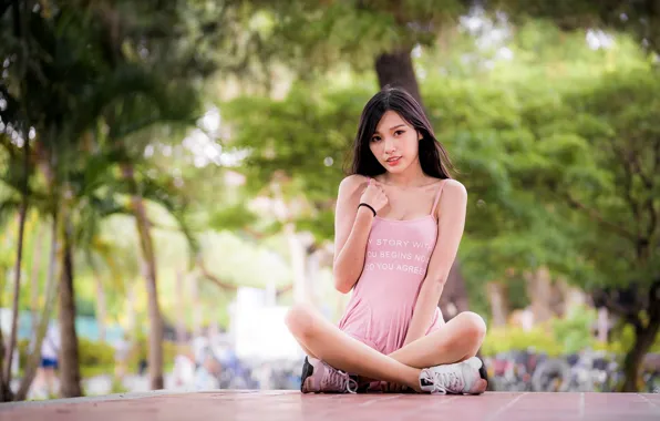 Картинка girl, Model, shorts, legs, photo, brunette, asian, sitting