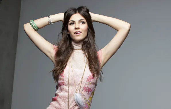 Картинка девушка, поза, волосы, Victoria Justice