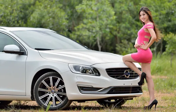 Взгляд, улыбка, Девушки, азиатка, красивая девушка, белый авто, VOLVO, позирует над машиной