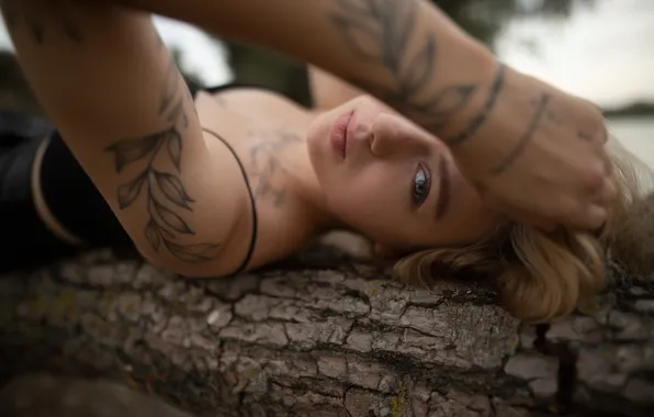 Картинка девушка, sky, trees, nature, clouds, model, tattoo, blonde