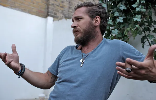 Актер, Мужчина, Том Харди, Tom Hardy, борода.сигара