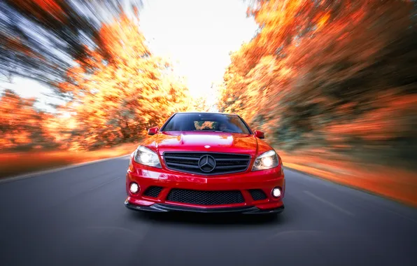 Картинка дорога, осень, Mercedes-Benz, скорость, AMG, C63