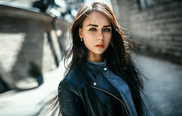 Взгляд, солнце, модель, портрет, макияж, куртка, прическа, шатенка