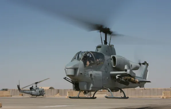 Картинка аэродром, взлет, вертолет огневой поддержки, Bell Helicopter Textron, AH-1F Cobra