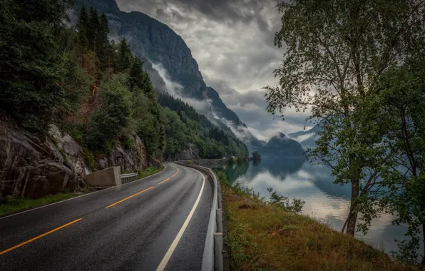 Картинка дорога, деревья, горы, озеро, Норвегия