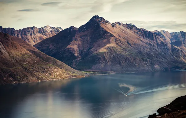 Картинка горы, природа, река, корабль, Queenstown, new zealand, Lake Wakatipu