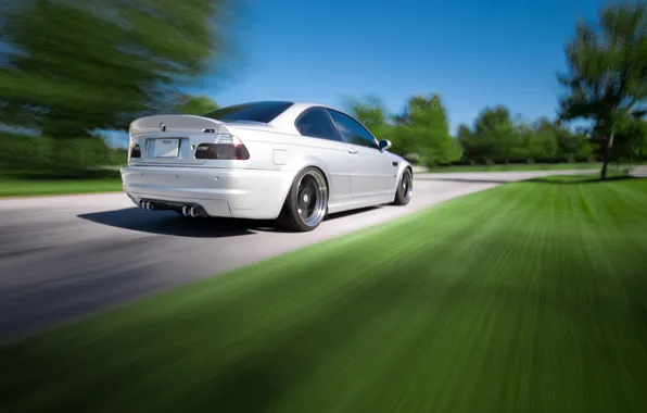 Картинка бмв, скорость, BMW, серебристая, E46, в движение