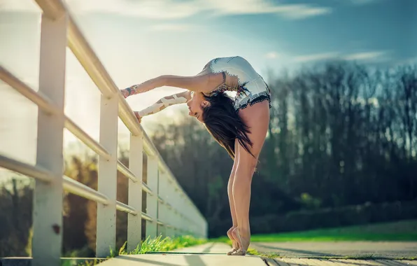 Девушка, поза, фон