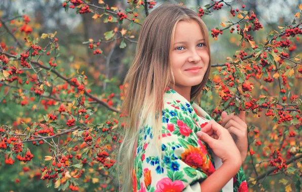 Осень, взгляд, девушка, ветки, поза, ягоды, девочка, платок