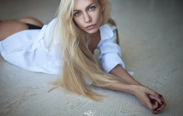 Попка, взгляд, нежность, блондинка, губы, рубашка, красивая, photographer