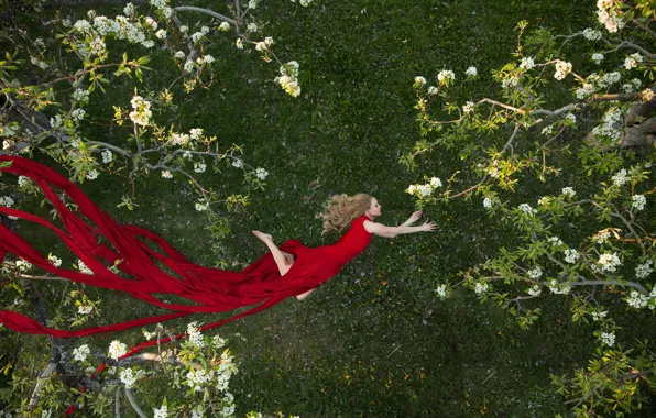 Картинка девушка, деревья, настроение, весна, сад, платье, полёт, красное платье