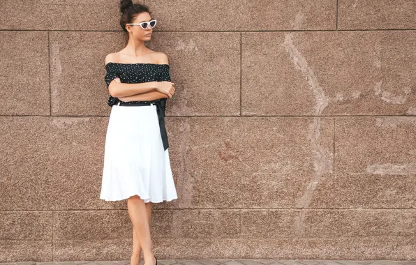 Картинка girl, sexy, blouse, woman, young, model, high heels, skirt
