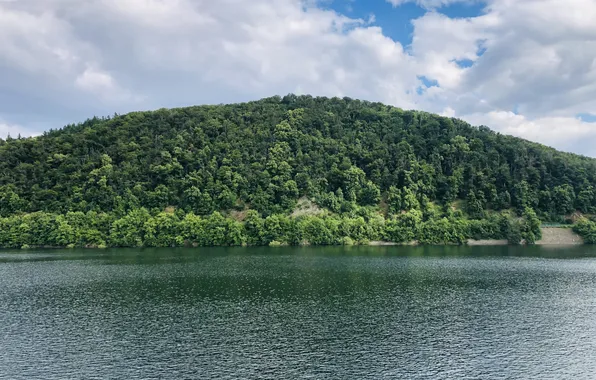Вода, Зелень, Небо, Облака, Озеро, Деревья, Холм, Красота