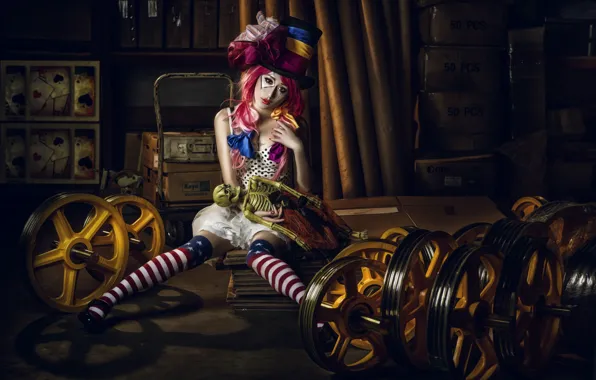 Картинка девушка, настроение, шляпа, кукла, цирк, азиатка, цилиндр, клоунесса