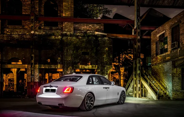 Rolls-Royce, Light, Ghost, White, Luxury, Rear, Rolls Royce Ghost, Black Badge