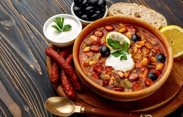 Лимон, суп, маслины, сметана, колбаски
