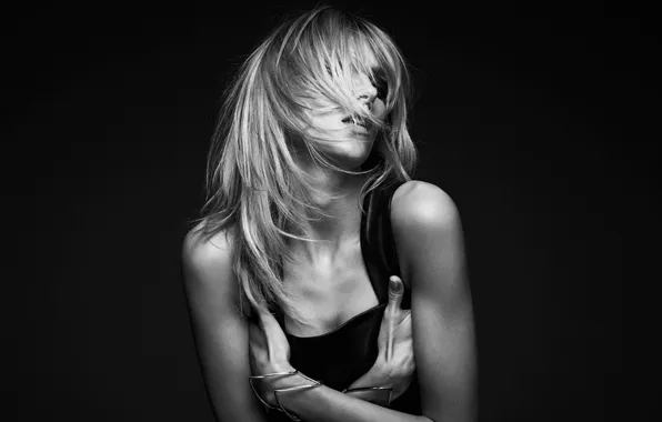 Картинка модель, блондинка, черно-белое, Аня Рубик