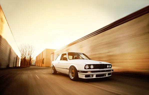 Картинка бмв, скорость, BMW, белая, tuning, bbs, E30