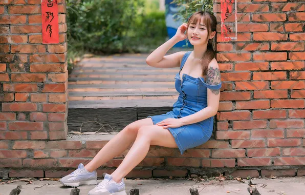 Лето, взгляд, девушка, город, улыбка, улица, модель, тату