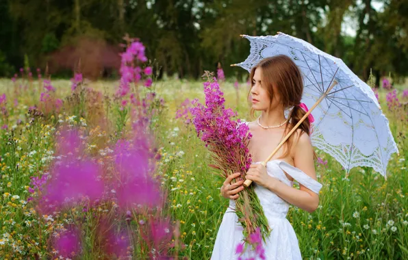 Картинка поле, лето, трава, девушка, цветы, природа, зонт, шатенка