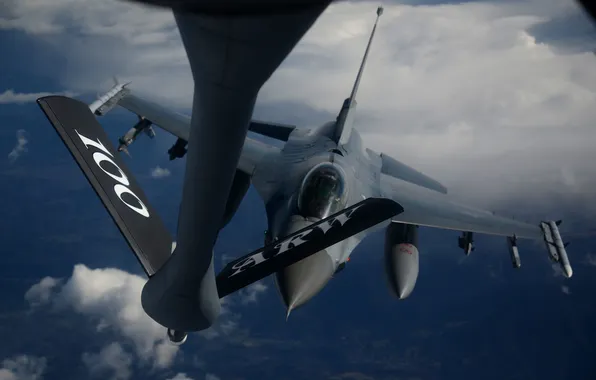 Картинка истребитель, F-16, Fighting Falcon, многоцелевой, дозаправка