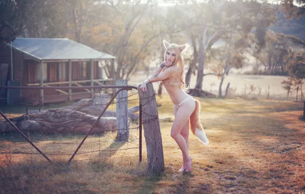 Девушка, улица, лиса, хвост, ушки, косплей