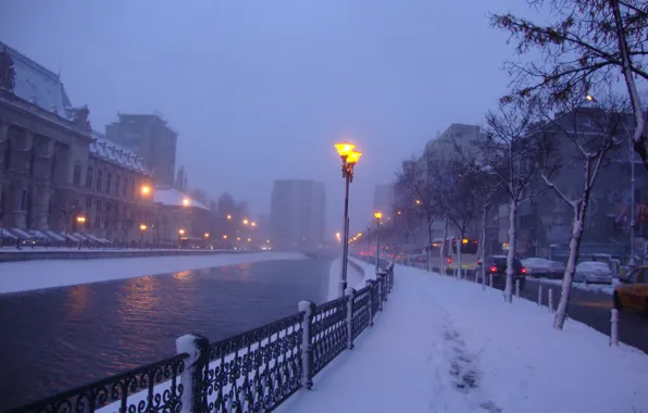 Картинка зима, снег, туман, улица, вечер, фонари, дорожка, канал