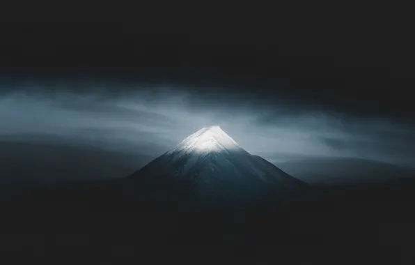 Картинка снег, гора, минимализм, тёмный фон