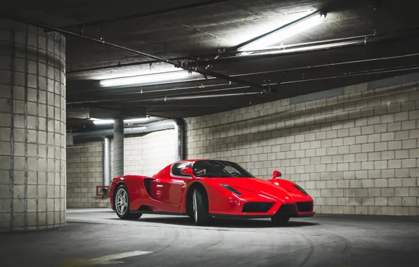 Red, Enzo, Parking