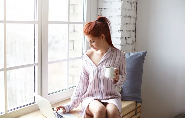 Картинка girl, woman, computer, lifestyle, window, coffee, female, laptop