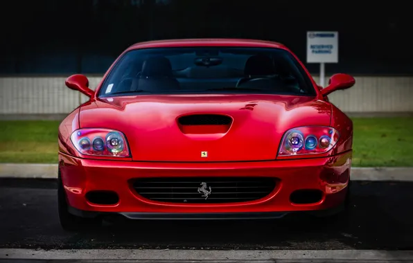 Картинка красный, red, феррари, Ferrari, забор, grass, front, maranello