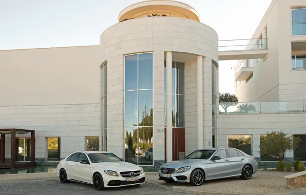 Картинка отражение, две, Mercedes-Benz, дома, C-Klasse