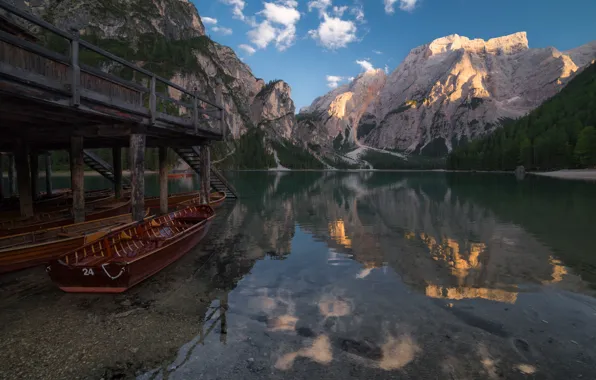 Картинка пейзаж, горы, природа, озеро, отражение, лодки, Италия, Южный Тироль