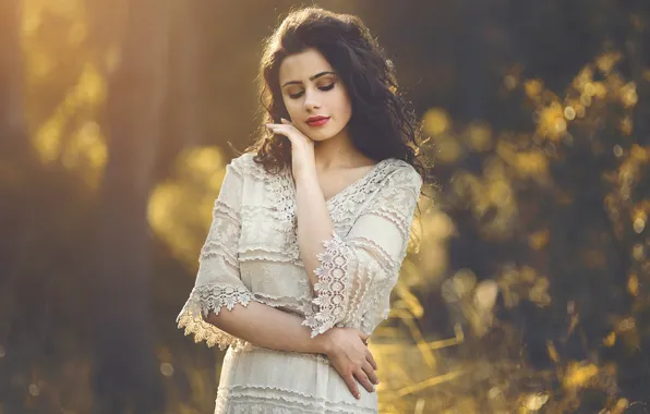 Картинка лес, девушка, природа, настроение, платье, брюнетка