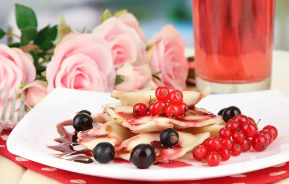 Розы, смородина, компот, вареники