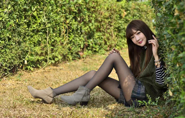Азиатка, жест, кусты, black stockings, красивая девушка, bushes, beautiful girl, asian