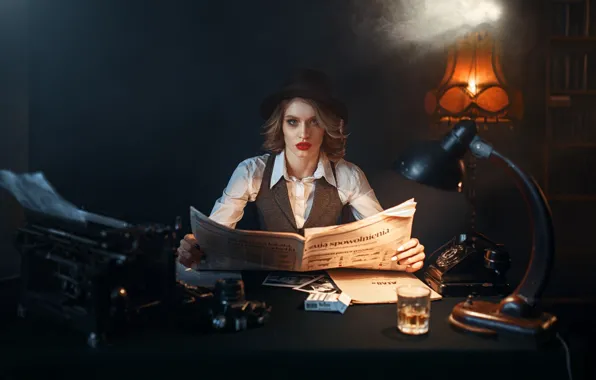 Стакан, фотоаппарат, газета, detective, creation