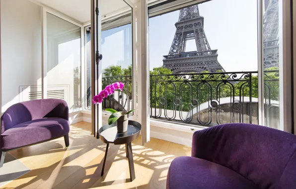 Картинка комната, интерьер, кресло, Paris, France, гостиная, Posh Apartment in Paris, вид на Эйфелеву башню