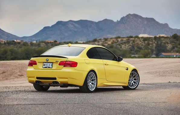 E92, Rear view, M3 Competition, Dakar yellow