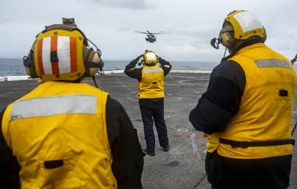 Pacific Ocean, USS Makin Island, USS America, Aircraft carrier