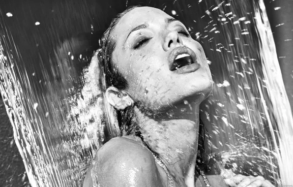 Картинка вода, черно-белая, Анджелина Джоли, Angelina Jolie, Душ